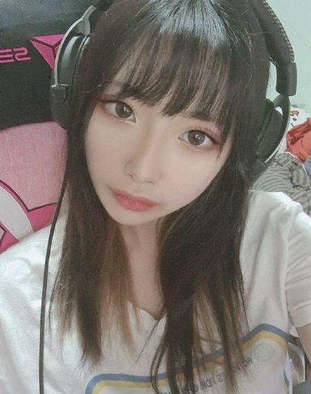 美女裸身无遮挡全免费视频网_BD韩语在线播放